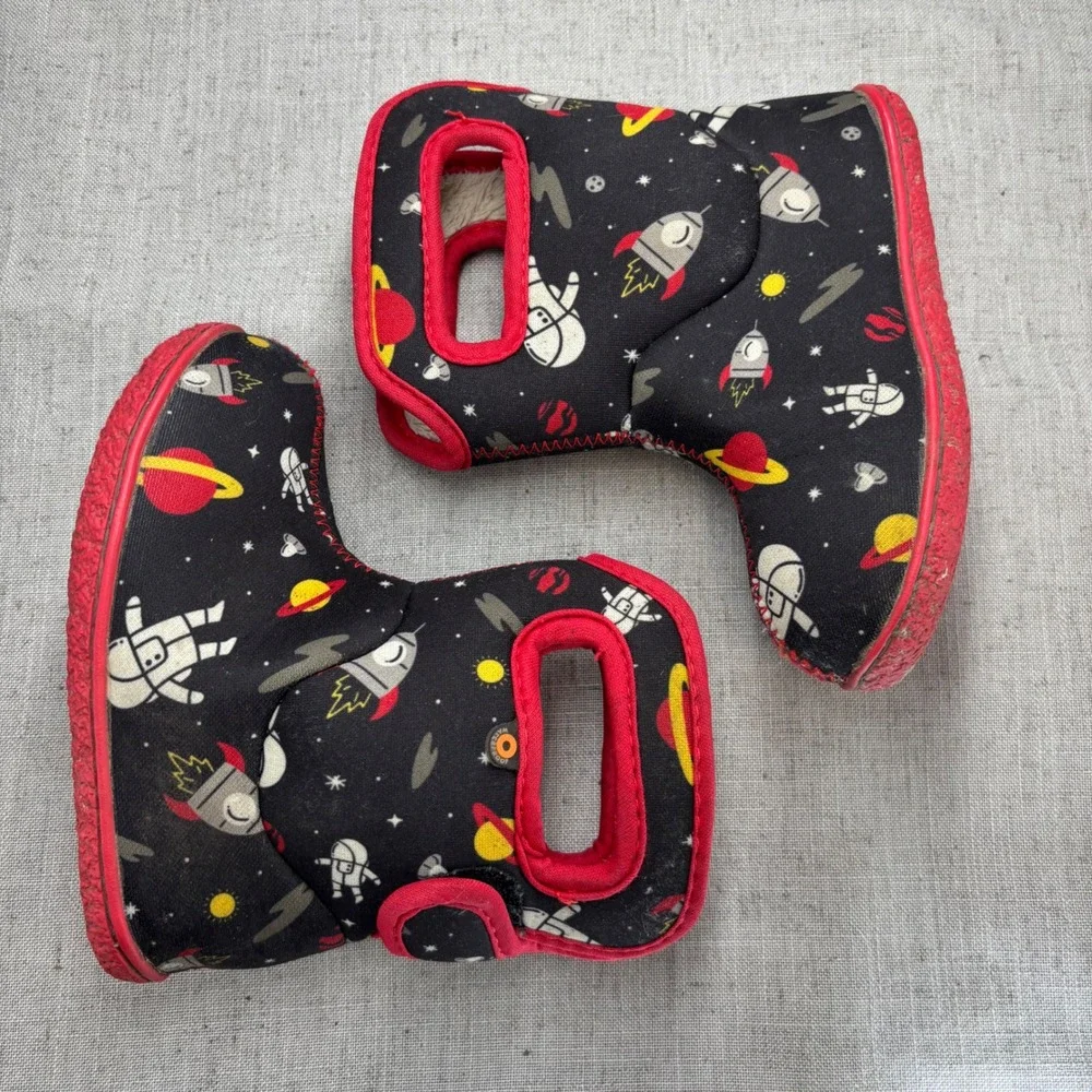 Bogs Baby Boots Black Red  Astronaut Rocket Ship Waterproof Insulated Kid Size 8